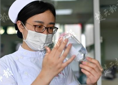 三年拿到17个发明专利，“护士发明家” 走上武